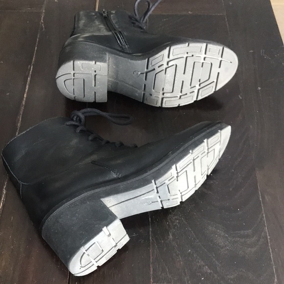 Black leather ankle boots - Picture 3 of 3